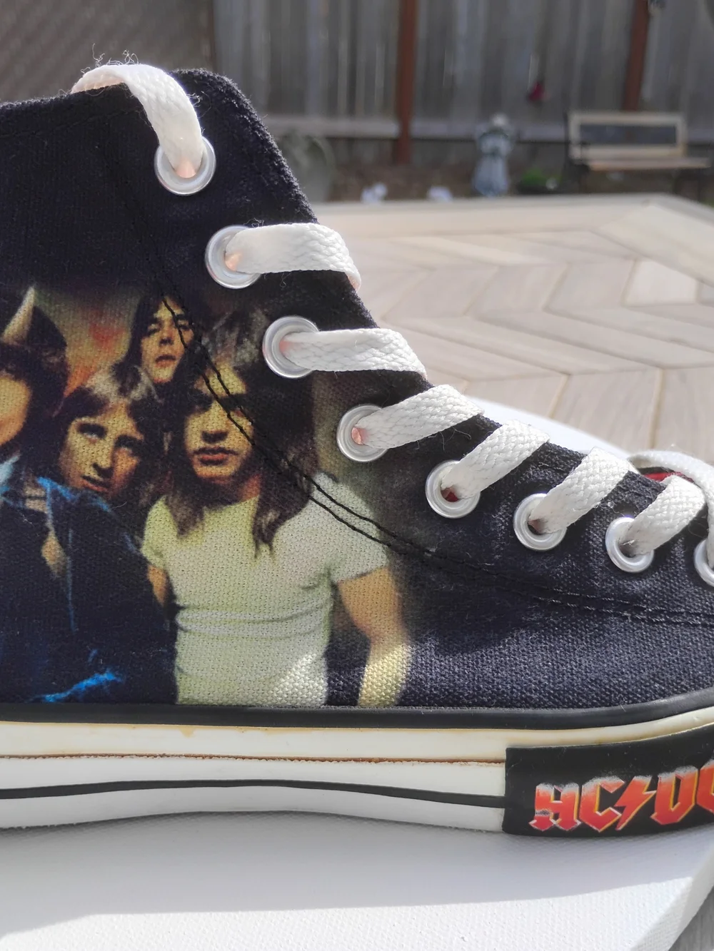 RARE Converse x AC/DC High Top Sneakers Men’s 7 Women’s 9 Vintage 2009 Rock Band - Picture 12 of 16
